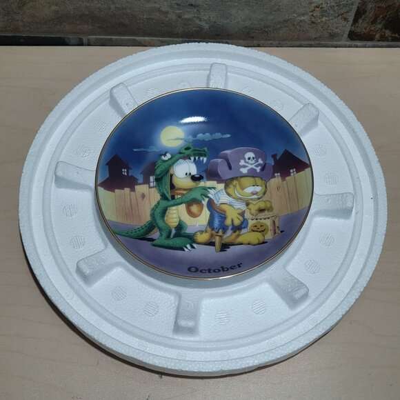 Garfield Calendar October Plate Jim Davis Plate No A 1444 Danbury Mint - Picture 2 of 14